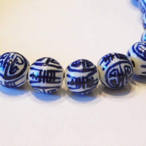 Asian Themed Adjustable String Bracelet - Like new - Picture 3 of 3